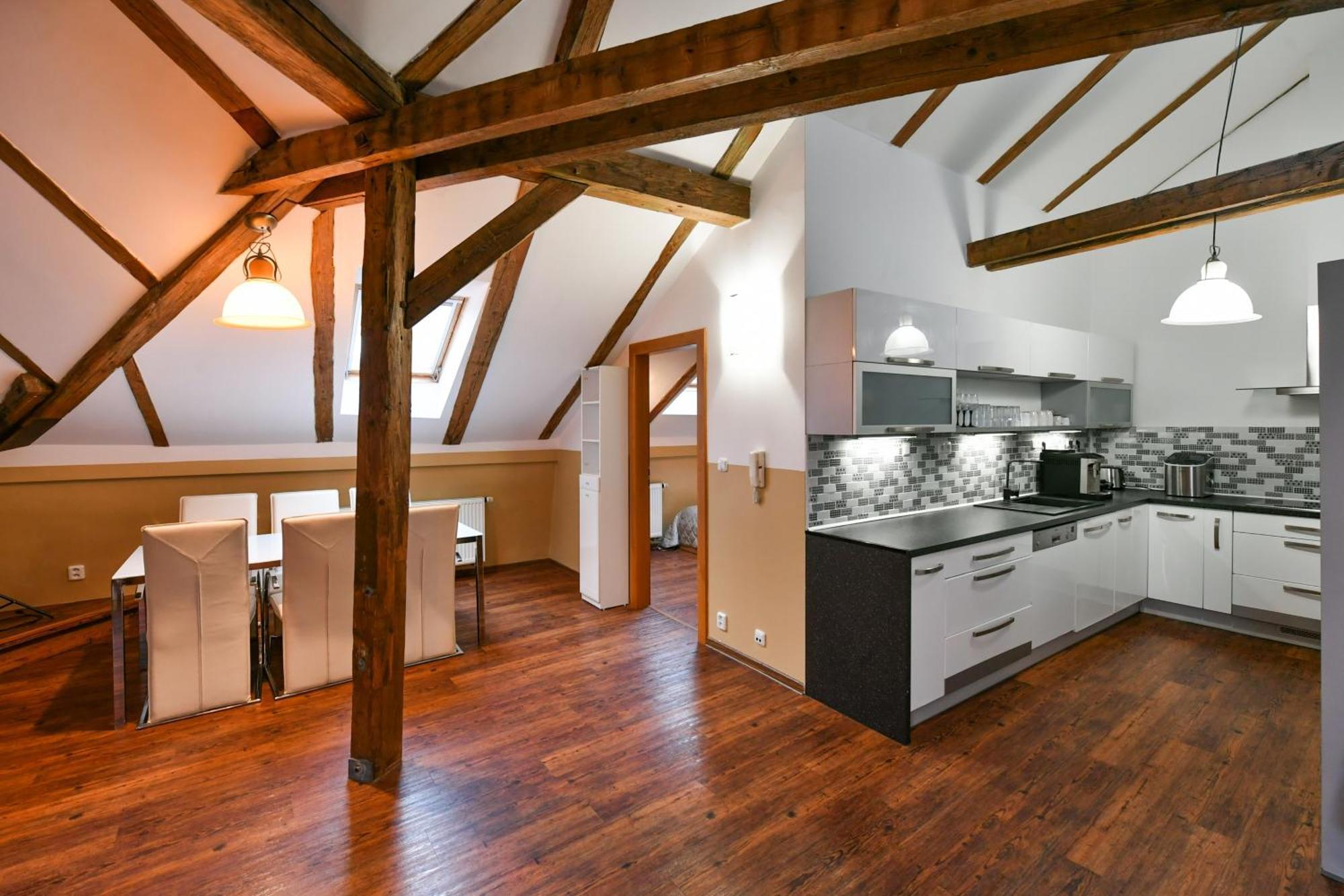 Amazing Charles Bridge Apartment, Prague